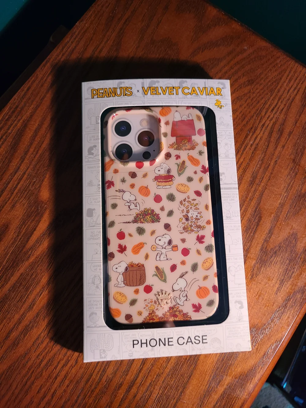 Velvet Caviar Peanuts Snoopy Autumn Phone Case Iphone 16 Pro Max